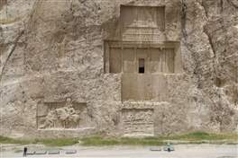 Naqsh-E-Rostam Achaemenid necropolis: the tombs
