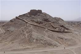 Le Torri del Silenzio a Yazd