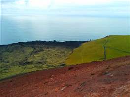 Eldfell - the 1973 eruption in Heimaey: colors here create a nice landscape