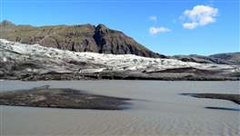 Flaajokull glacier: melting stream sediments