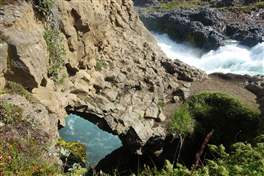 Godafoss, the waterfall of Gods: Basalt archway