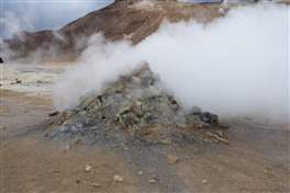 Hverarond geothermal area: fumarolas