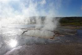 L'area geotermica di Hveravellir: riflessi del sole rendono l'area ancor più bella