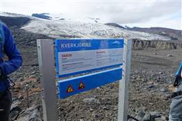 Education tour on the glacier Kverkjokull: infront of the glacier