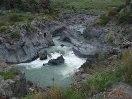 Der Canyon, der Simeto Fluss: dem Fluss und einigen Wasserfälle