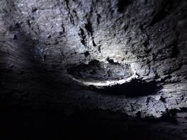 Der 'Grotta Cassone' Naturweg, auf dem vulkan Ätna: in den Lava-Beläge