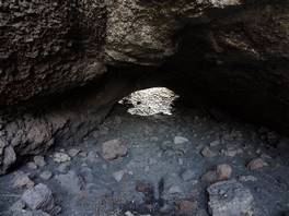 foto della Grotta degli Archi - Etna: Quarto arco