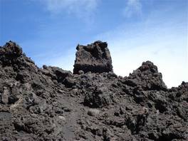 foto del percorso che arriva alla grotta del Gelo - Etna: colate