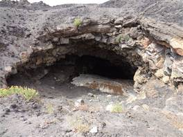 Der 'Grotta del Lago' weg, auf dem vulkan Ätna: Grotta del Gelo