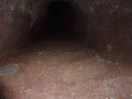 Lake cave pictures - Mount Etna: lake chamber
