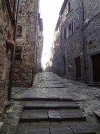 Francigena route from Bolsena to Montefiascone: medieval streets