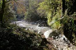 Erste Etappe des Wanderwegs von Abbadia Lariana nach Lierna: dieses Flusses