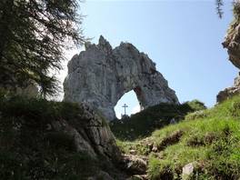 von der Cainallo-Hütte bis zur Bietti-Hütte: Arco della Porta di Prada