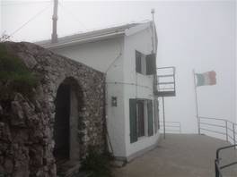 Der Ganda-Weg auf den Gipfel des Grigna und die Brioschi-Hütte: die Brioschi-Hütte