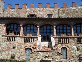La val d Ambra, in Toscana: costruito in pietra