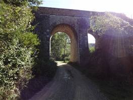 La val d Ambra, in Toscana: ponte ferroviario