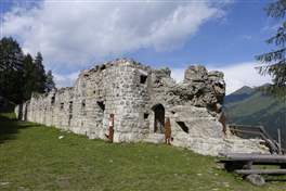 From Baita Velon to the Denza refuge through the fort Pozzi Alti: fort Pozzi Alti