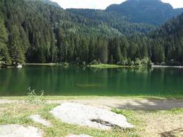 Marilleva 1400 - Caprioli lake: close to the lake