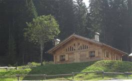 Vallesinella, Casinei, Brentei huts tour: Vallesinella refuge