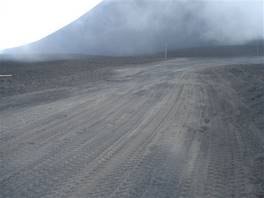 Aufstieg zu den obersten Kratern von 'Sapienza' Hütte: den Pfad der Geländewagen