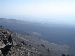 Salita verso il cratere Centrale dalla Montagnola - Etna: entrambi i versanti