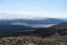 Tongariro Crossing: il lago Rotoaira e in lontananza il lago Taupo