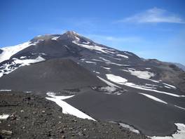 Salita verso il cratere Centrale dalla Schiena dell'Asino - Etna: sulla Montagnola