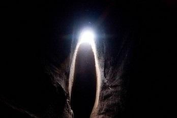 La grotta di Serracozzo, sul vulcano Etna