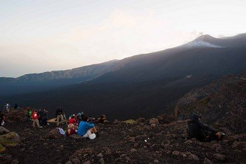 Escursione al tramonto con vista eruzione sull'Etna